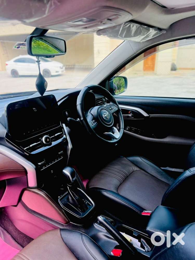 2025 Reg Toyota Hyryder V Hybrid Automatic Petrol