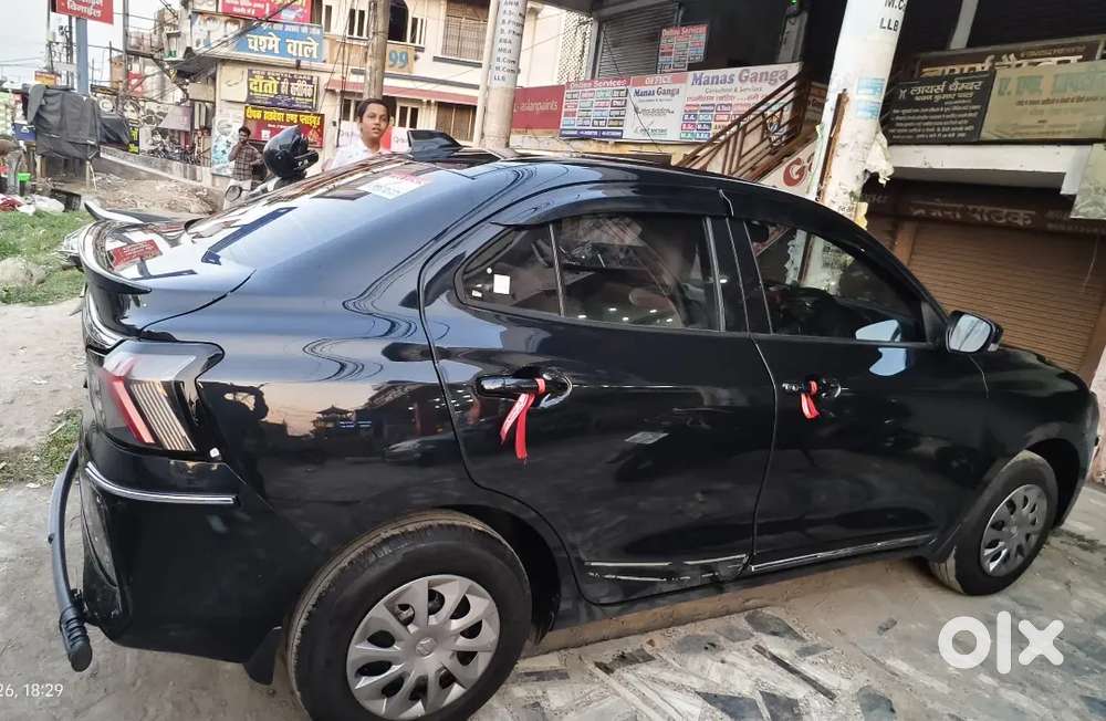 Maruti Suzuki Dzire Black Colour 2025 Petrol 1550 Km Driven