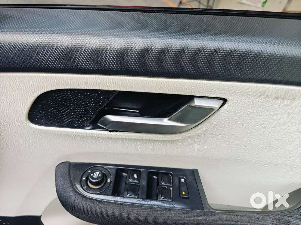 Tata Altroz Xz, 2023, Petrol