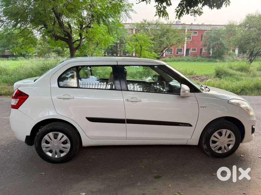 Maruti Suzuki Swift Dzire 1.2 Vxi Bsiv, 2014, Petrol