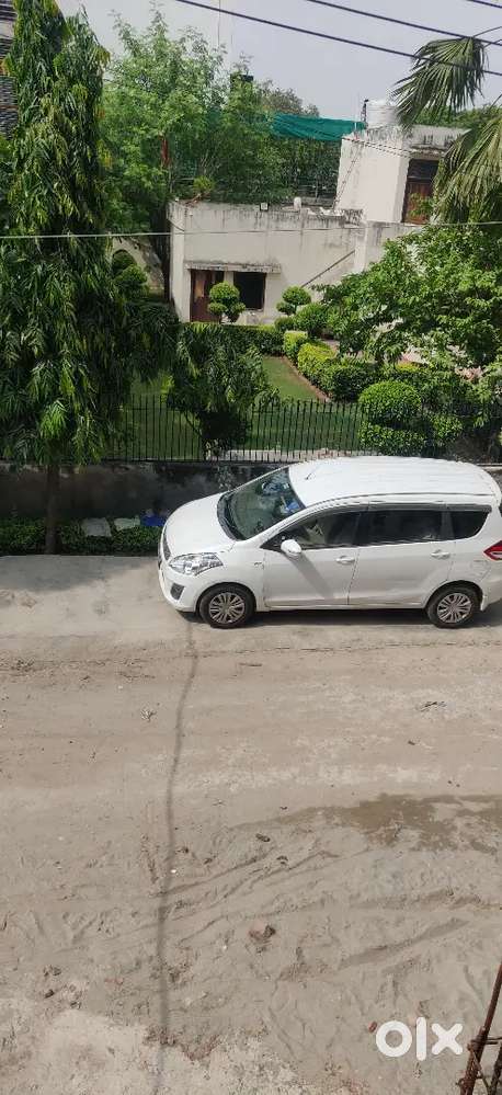 Maruti Suzuki Ertiga 1.5 Lxi 2014