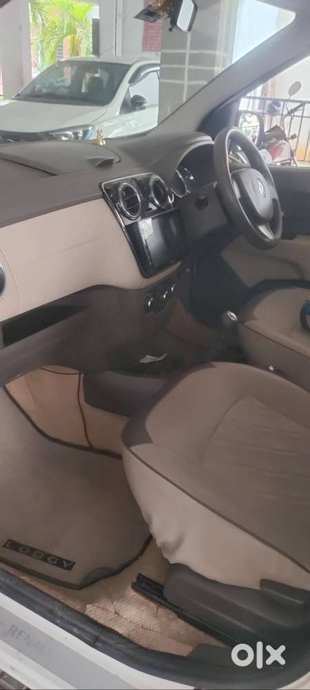 Renault Lodgy 2015 Diesel  Well Maintained  Fancy Number  Excellent
