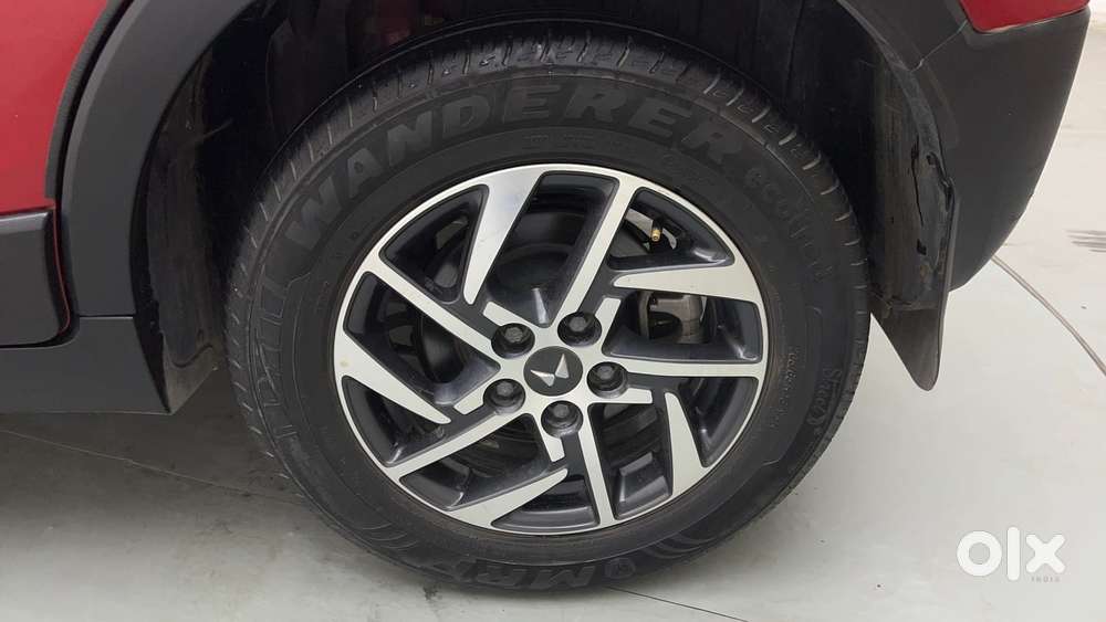 Mahindra Xuv300 W8 (o) 1.5 Diesel Amt, 2023, Diesel