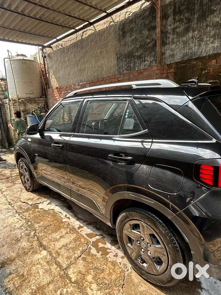 Hyundai Venue 2024 Petrol Good Condition