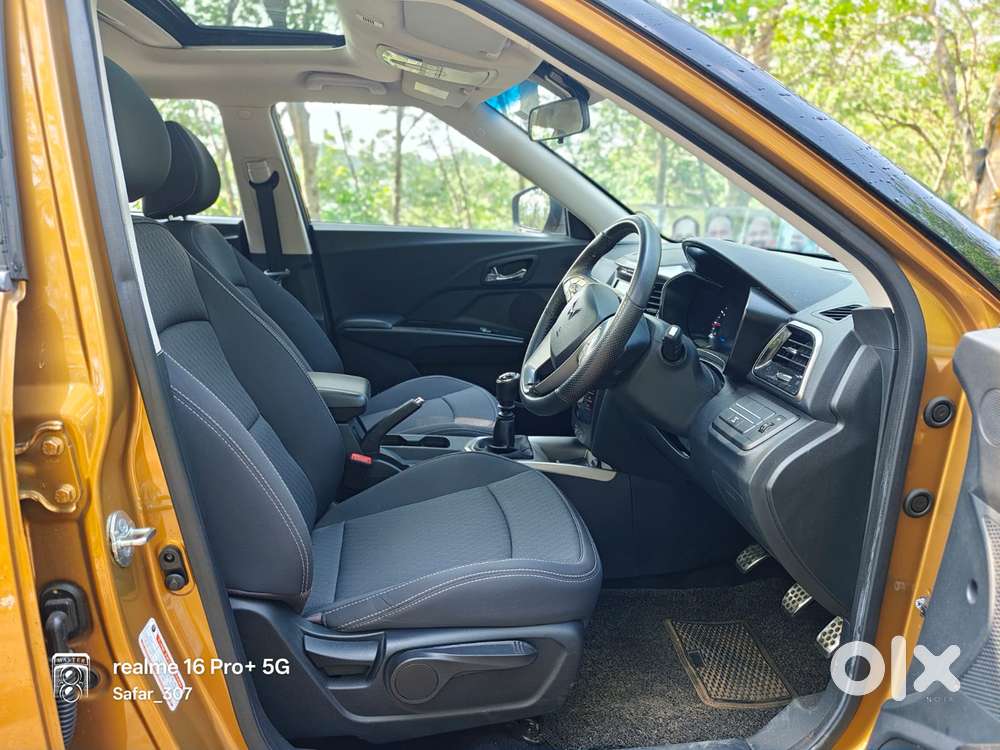 Mahindra Xuv300 W8, 2023, Petrol