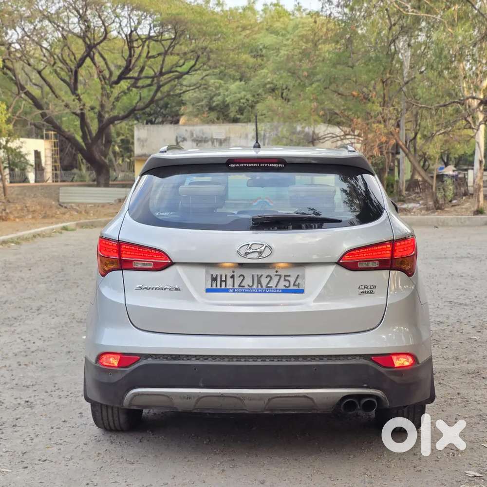 Hyundai Santa Fe 4wd At 2015 Top Variant.