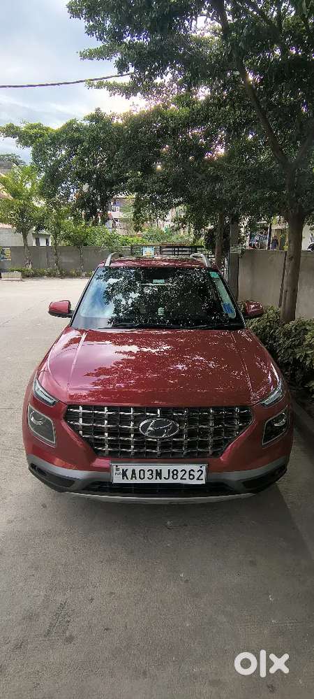 Hyundai Venue Imt  40,600 Km  Single Owner  Top Condition