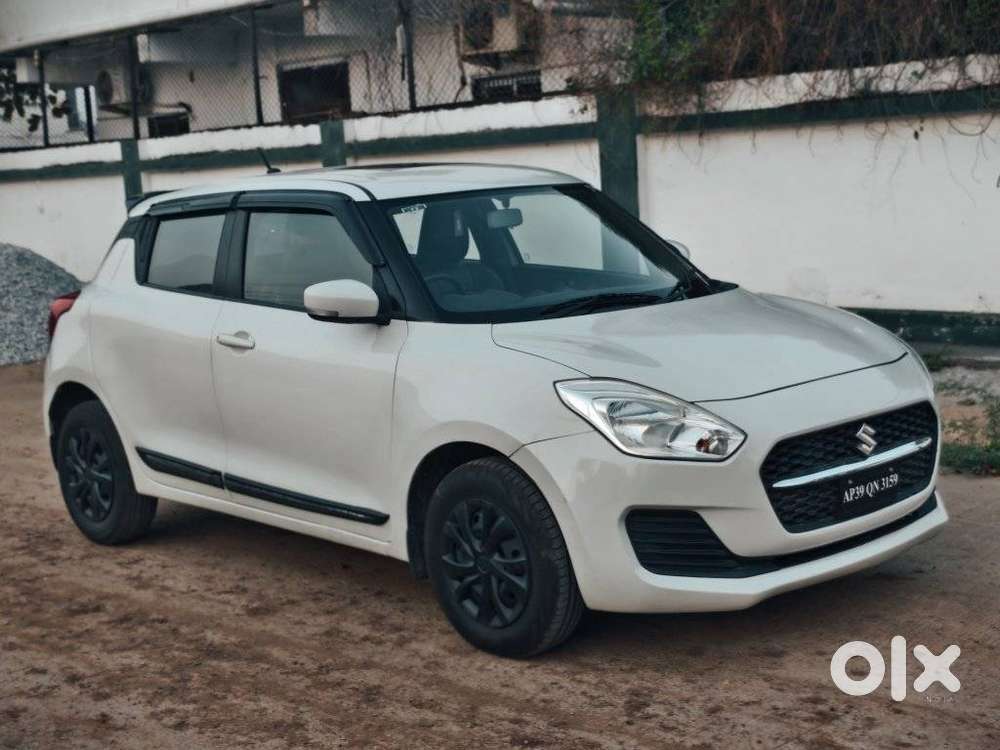 Maruti Suzuki Swift Vxi + Manual, 2022, Petrol
