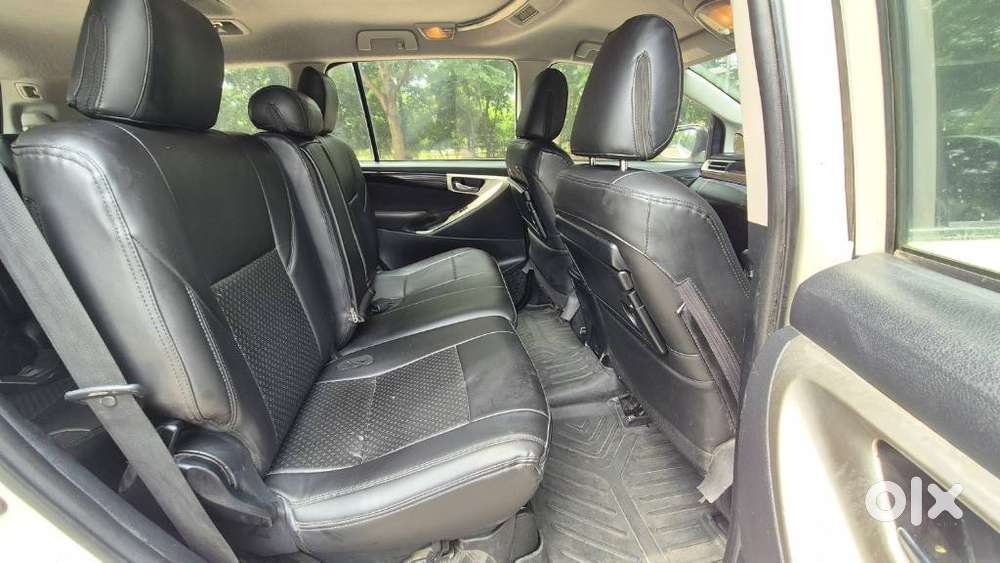 Toyota Innova Crysta 2.4 V 8 Str, 2016, Diesel