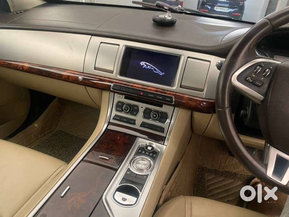 Jaguar Xf 2013 Diesel 106500 Km Driven