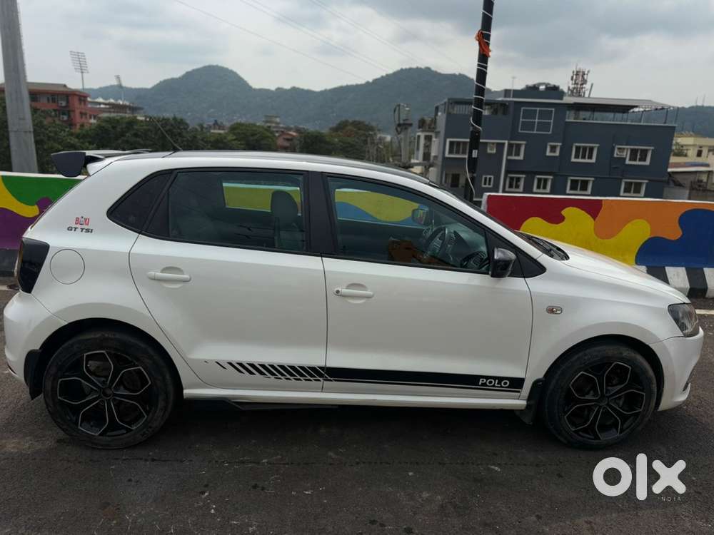 Volkswagen Polo 2016 Petrol Genuine, 90,000 Km Company Service Driven