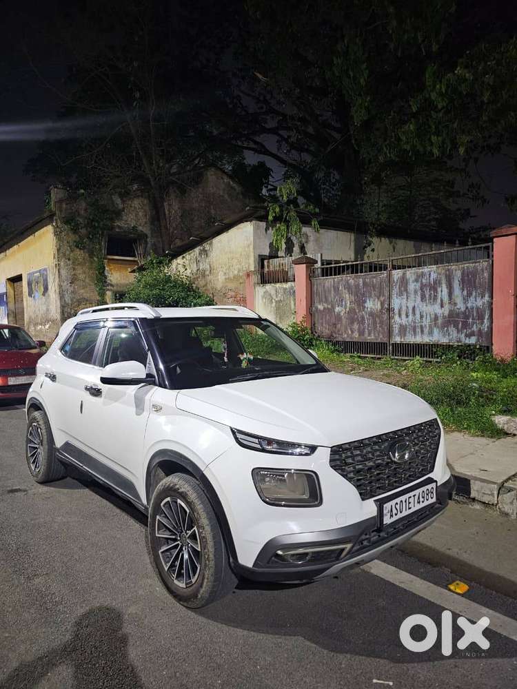 Hyundai Venue 2021 Petrol 114000 Km Driven