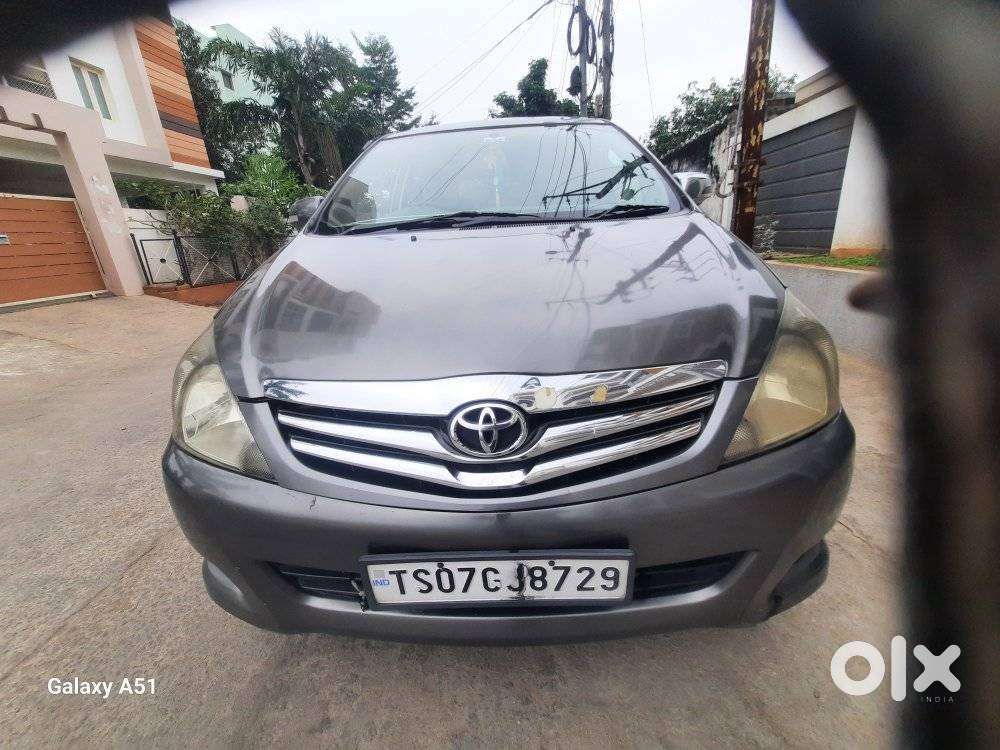 Toyota Innova 2.5 G (diesel) 8 Seater, 2012, Diesel