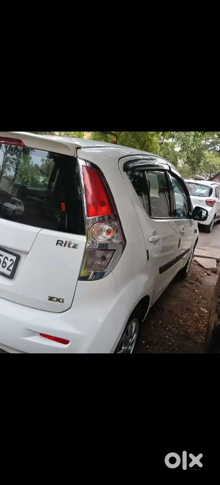 Maruti Suzuki Ritz 2010 
Petrol/cng