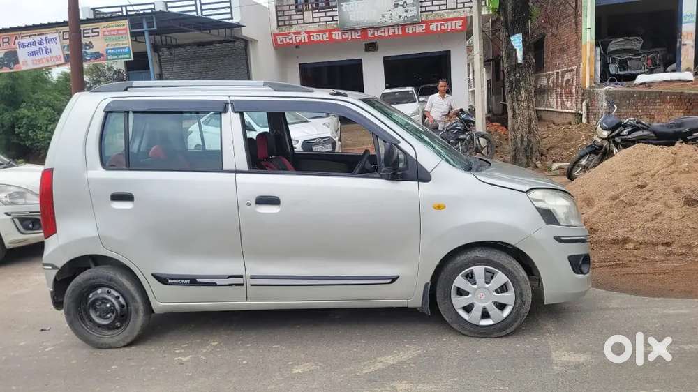 मारुति वैगन आर सीएनजी रुदौली घोसियाना