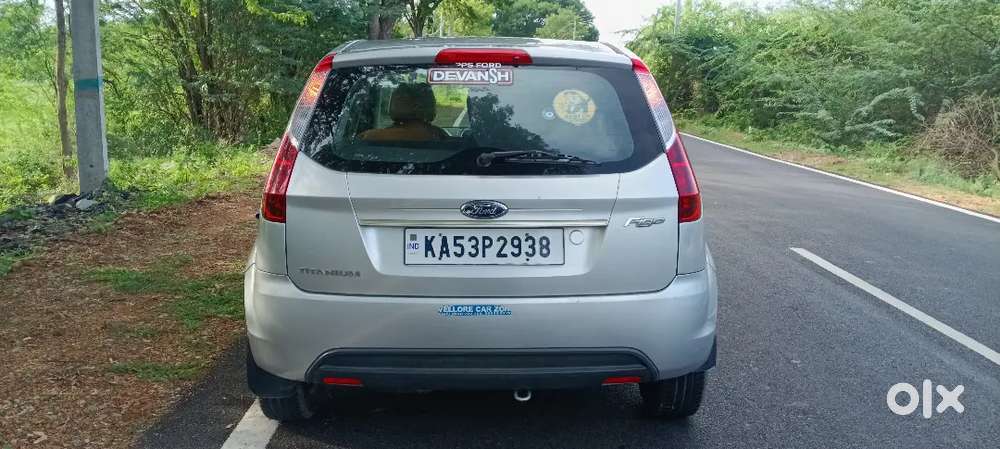 Ford Figo Titanium 2010 Year
