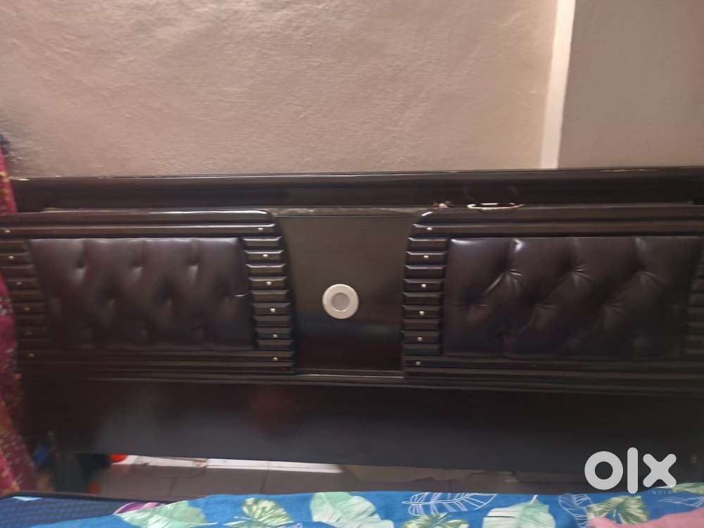 6x6 wooden cot