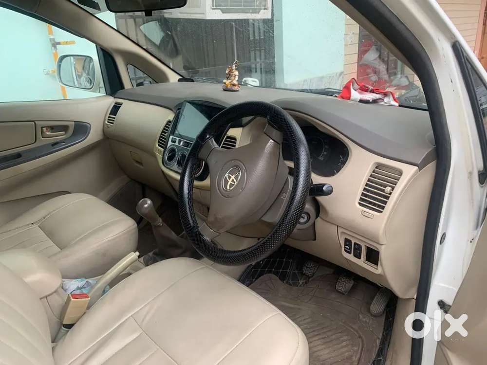 Toyota Innova 2013 Petrol 900500 Km Driven With Cng On Paper