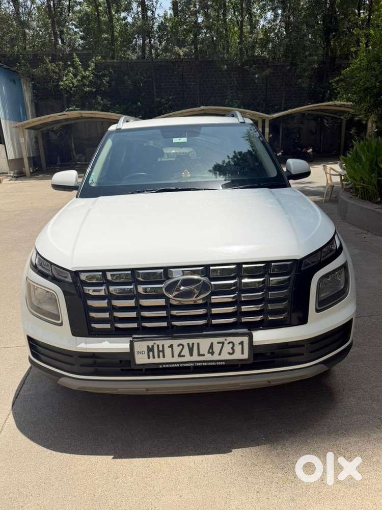 Hyundai Venue Petrol Well Maintained