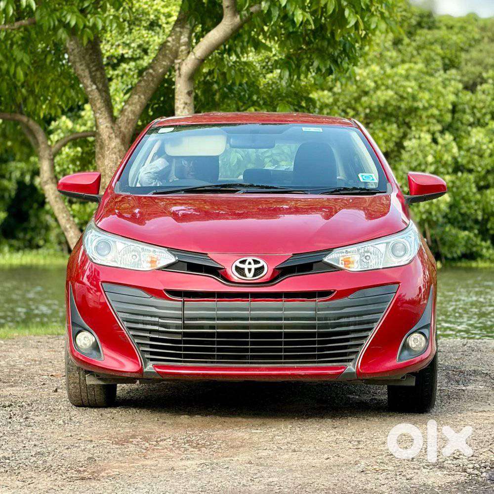 Toyota Yaris J Cvt, 2018, Petrol