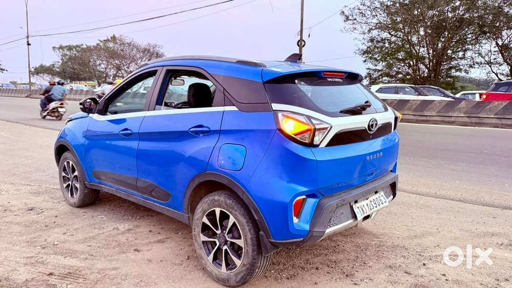 Tata Nexon 2020 Top End Petrol Automatic 32000km Gud Condition 1stowne