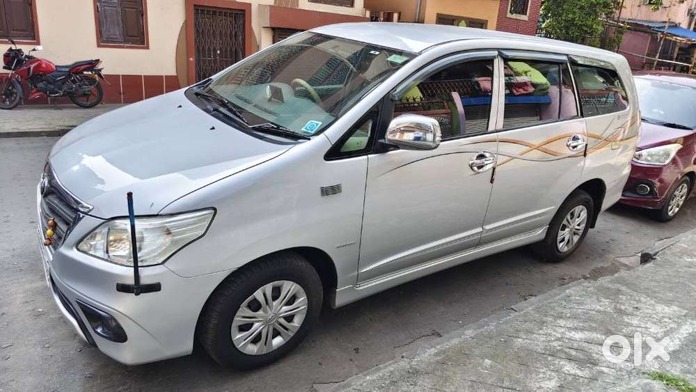 Toyota Innova 2.5 G (diesel) 8 Seater Bs Iv, 2014, Diesel