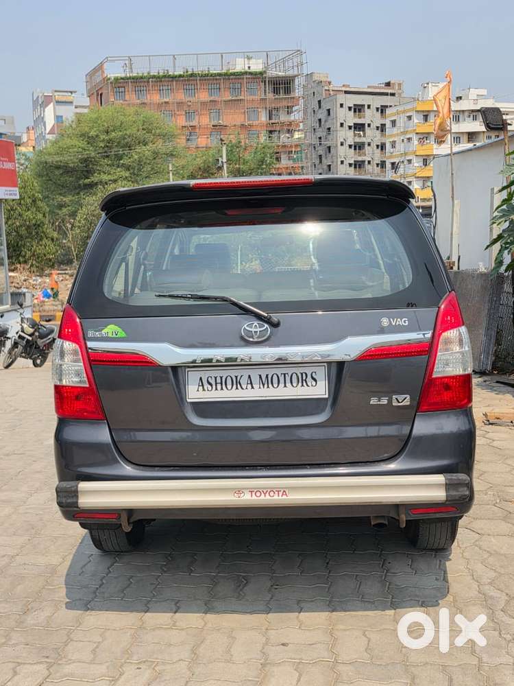 Toyota Innova 2.5 V 8 Str, 2015, Diesel