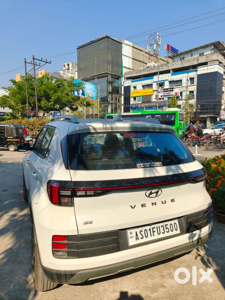 Hyundai Venue Sx Mt, 2023, Petrol