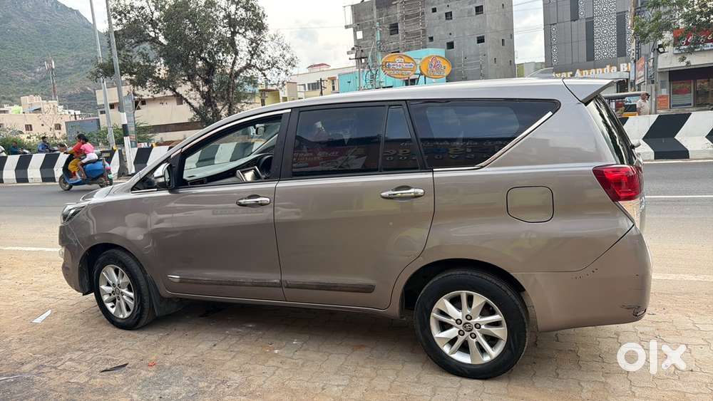 Toyota Innova Crysta 2017 Diesel Well Maintained