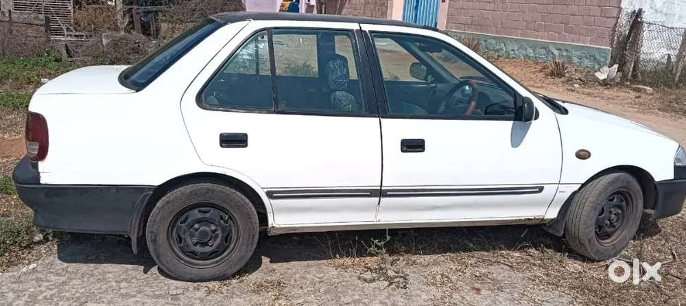 Maruti Suzuki Esteem 2000