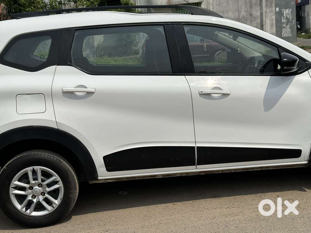 Renault Triber Rxt, 2023, Petrol