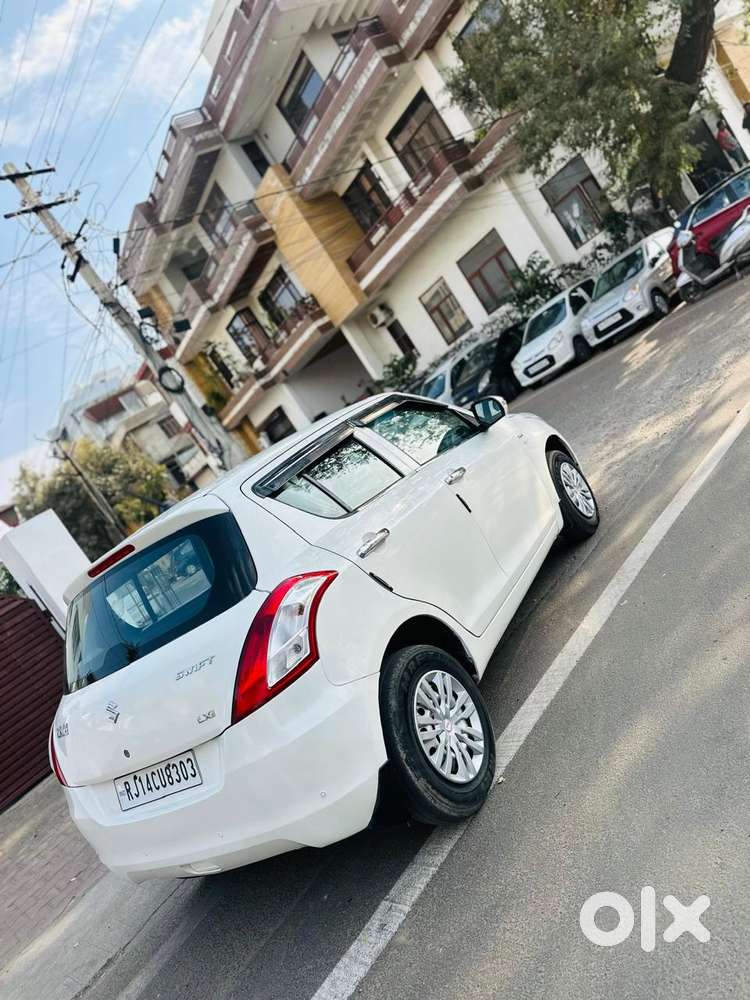 Maruti Suzuki Swift Vxi + Manual, 2013, Petrol