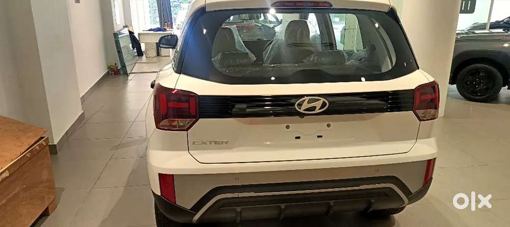 Hyundayi Showroom Car