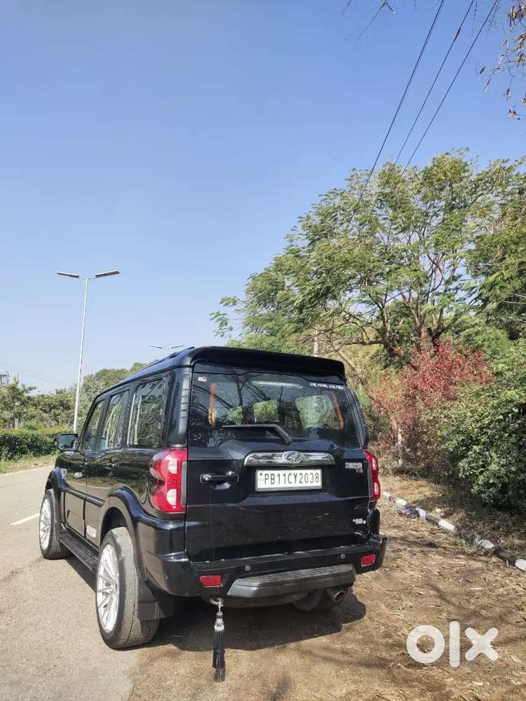 Mahindra Scorpio Classic 2021 Diesel Variant