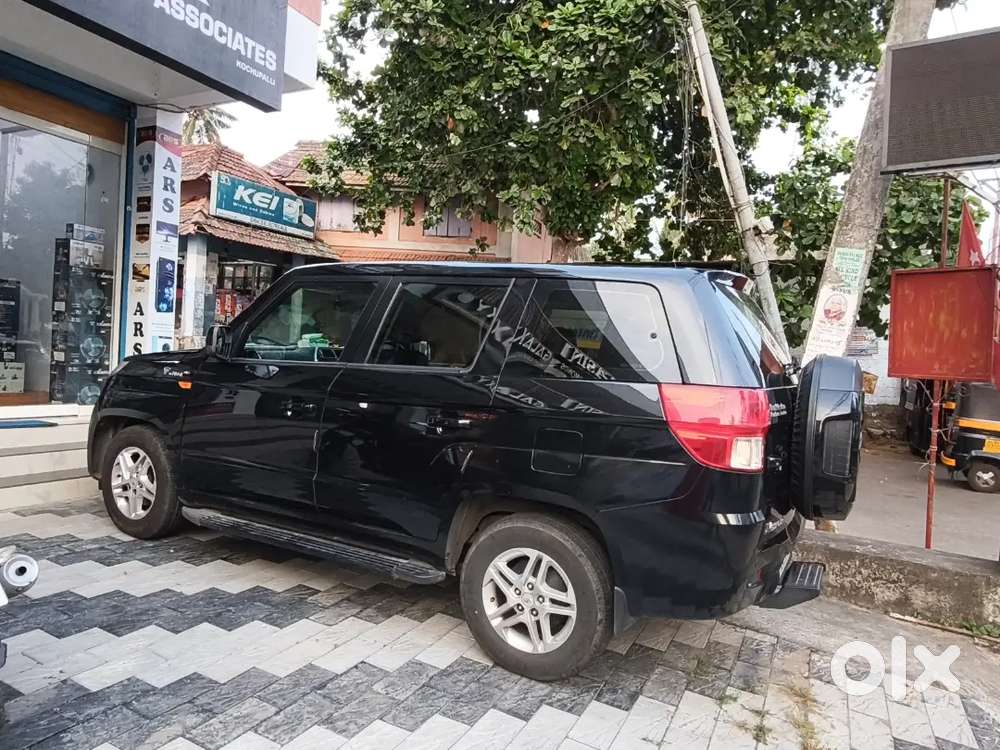 Mahindra Tuv 300 2018