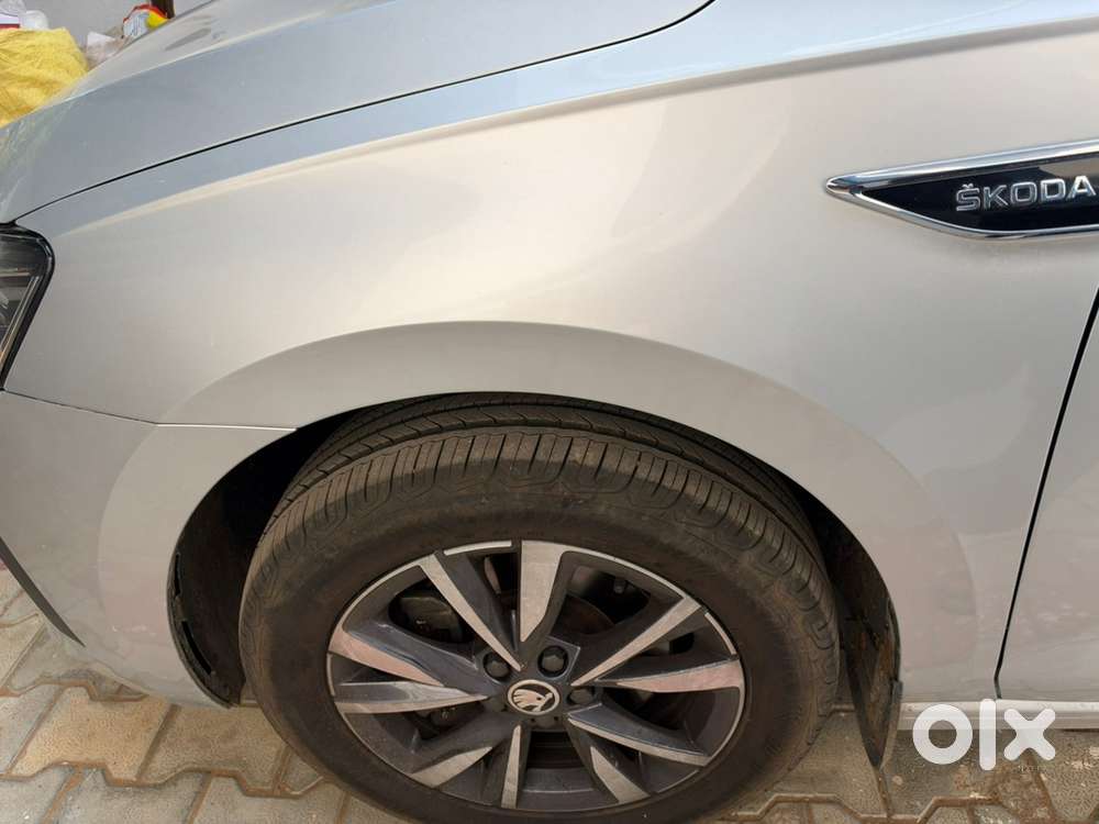 Skoda Slavia Petrol 2023