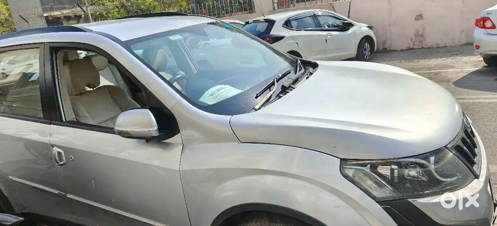 Mahindra Xuv500 W6 2015  First Owner  Non-accidental  Silver