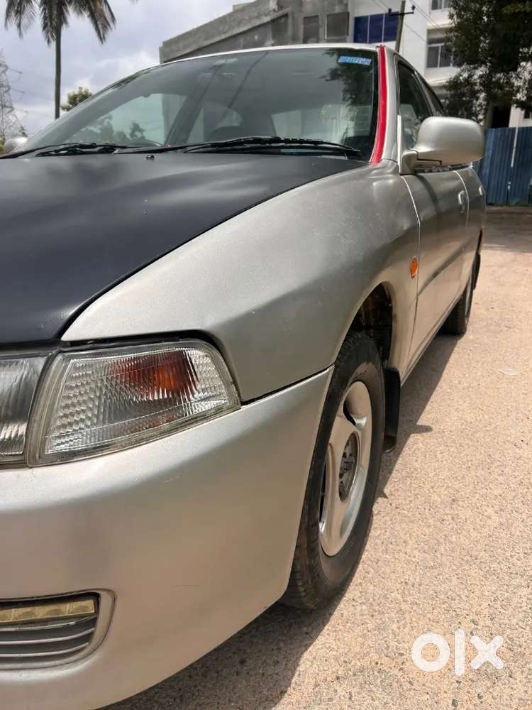 Mitsubishi Lancer 1.5 LX 2001