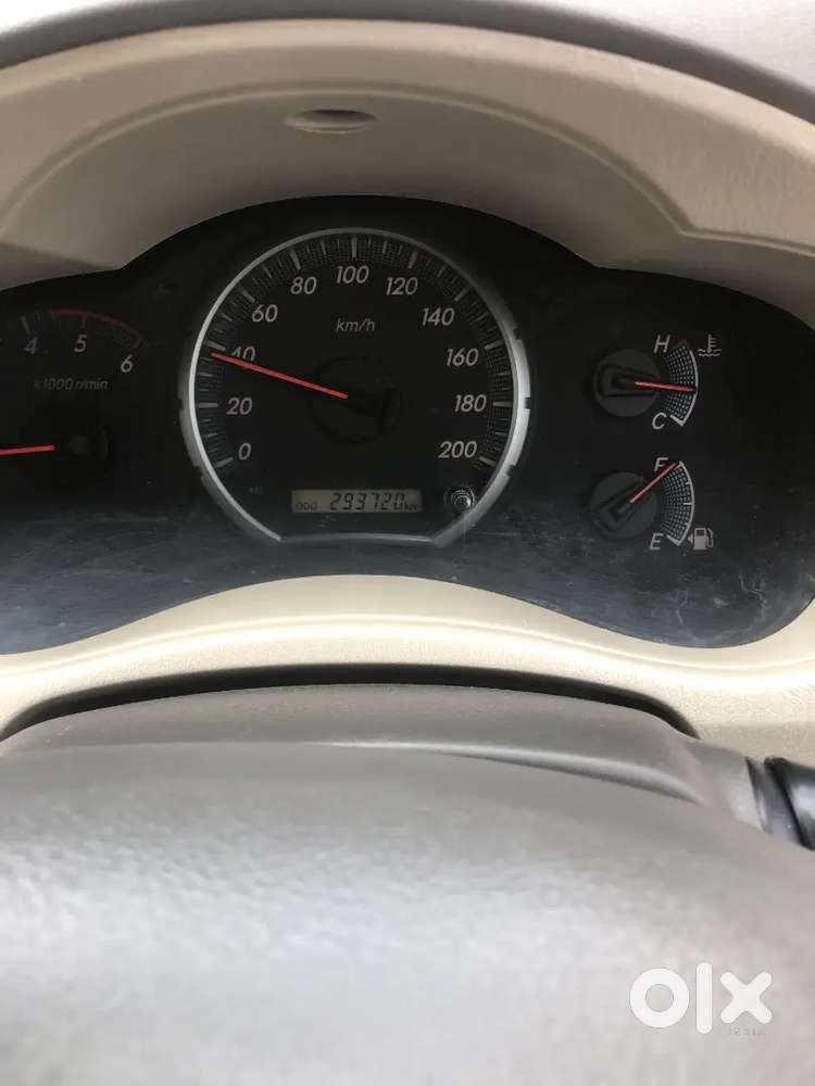 Toyota Innova 2014 Diesel 302000 Km Driven