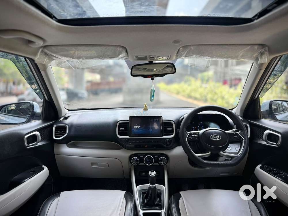 Hyundai Venue Sx Dual Tone, 2022, Cng & Hybrids