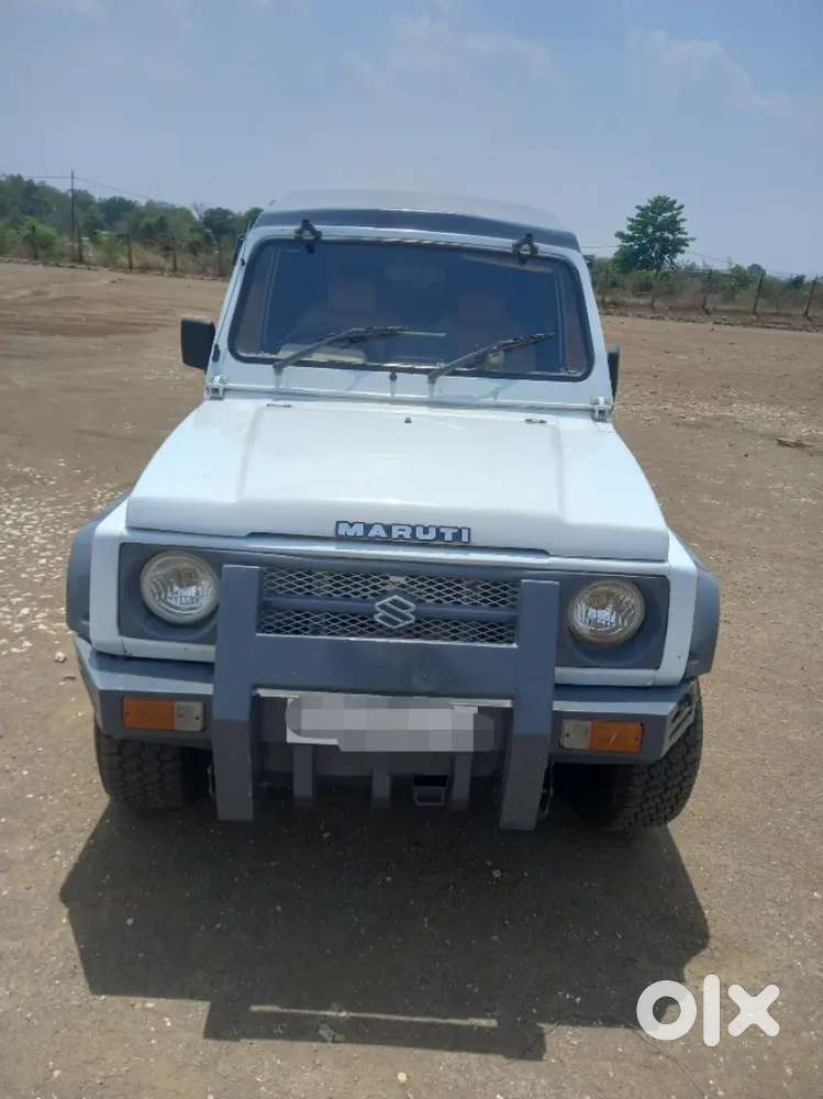 Zipsay - Disel   Enjine- Issuji-  With A C - 7 Seater- 4 Door Door