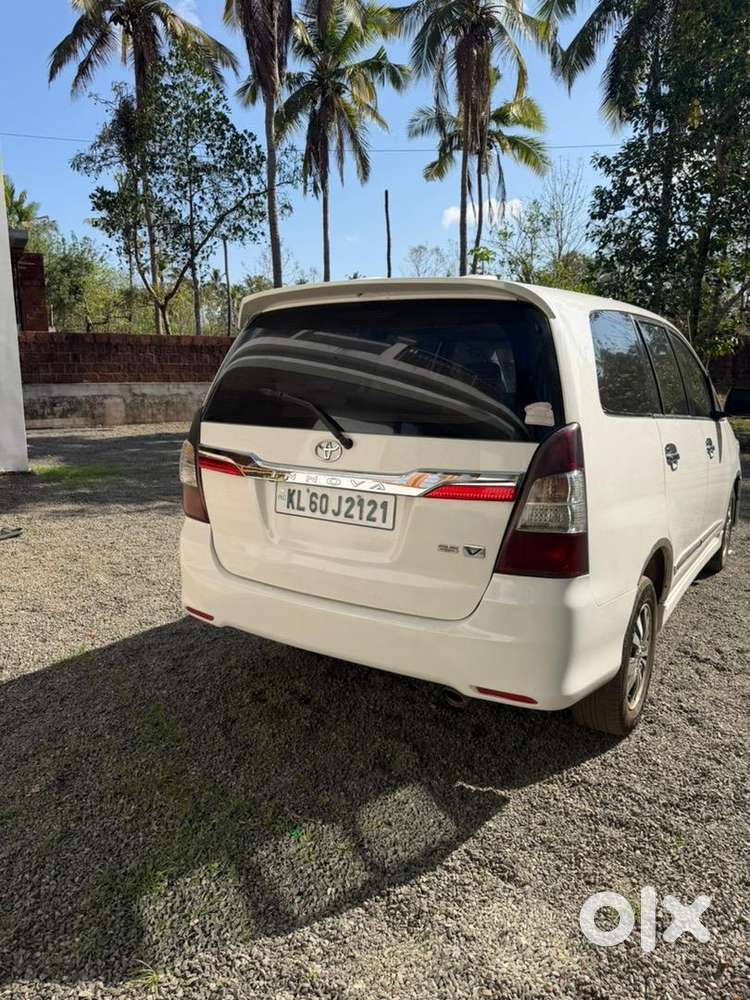 Toyota Innova 2015 Diesel Well Maintained