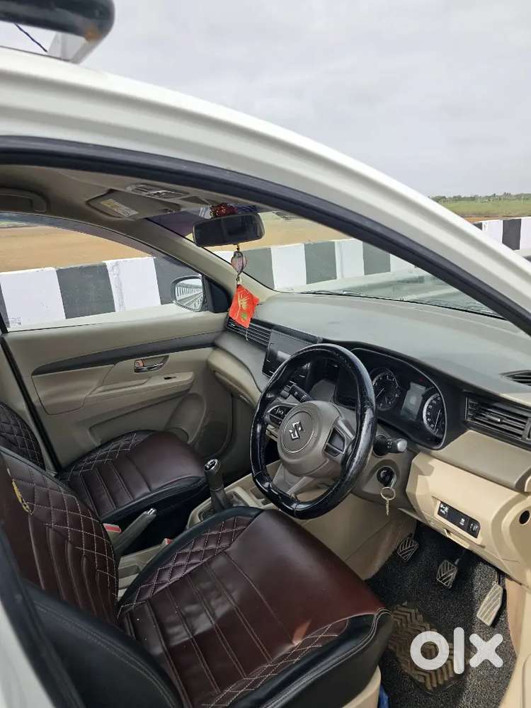 Maruti Suzuki Ertiga Vxi 2025