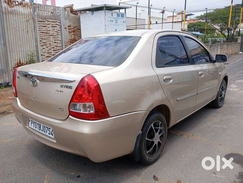 Toyota Etios, 2011, Petrol