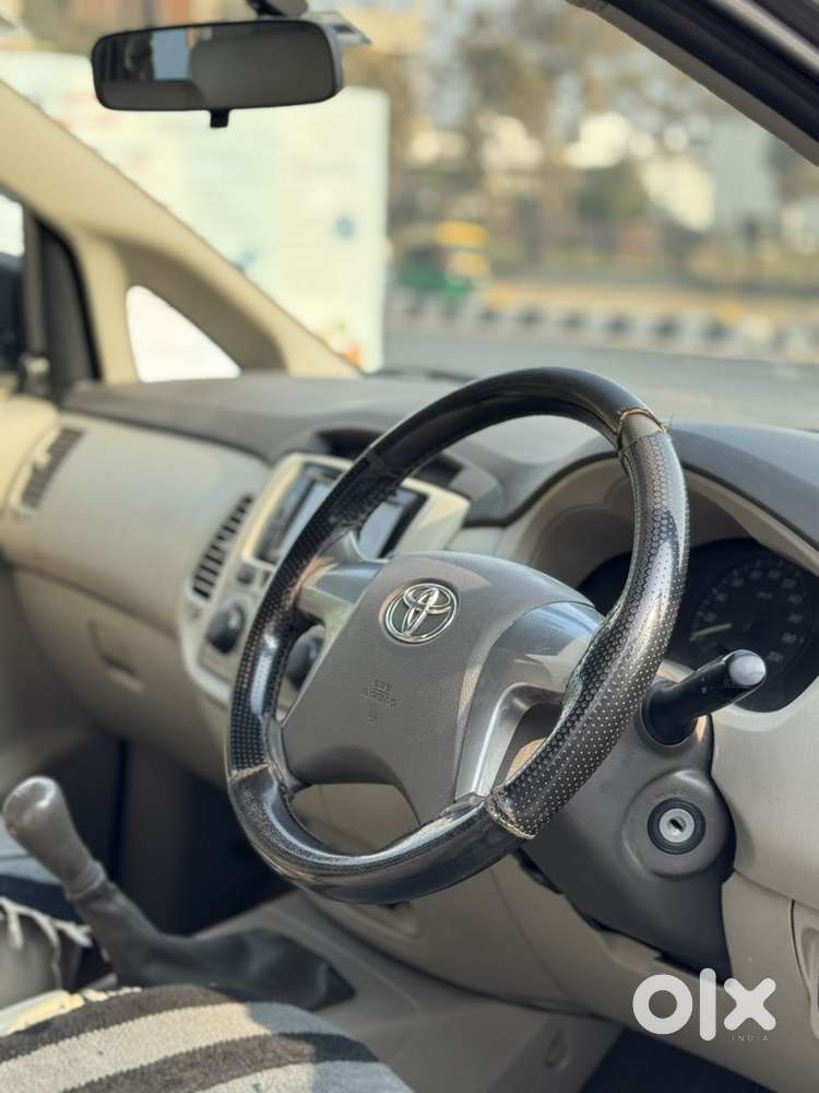 Toyota Innova 2.5 G (diesel) 8 Seater, 2014, Diesel