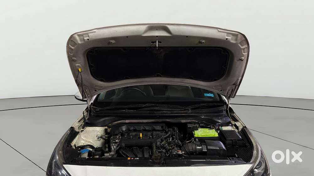 Hyundai Verna 1.5 Sx Vtvt Ivt, 2022, Petrol