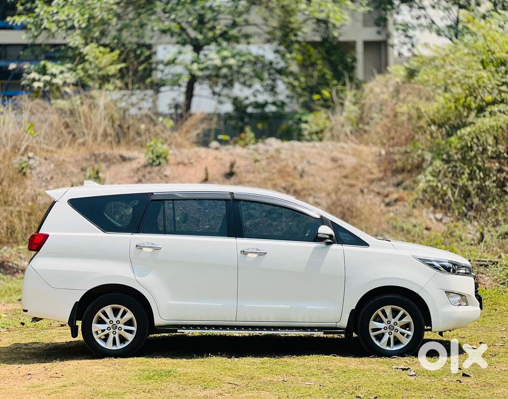 Toyota Innova Crysta 2.4 V 8 Str, 2017, Diesel