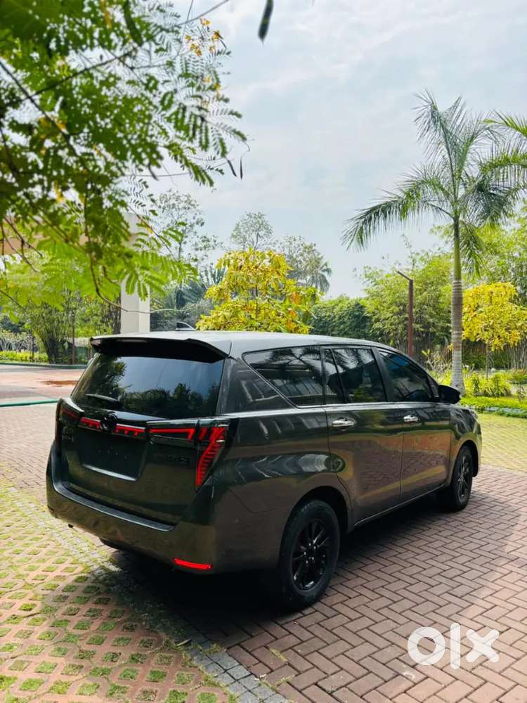 Innova Crysta V Showroom Service Vehicle For Sale