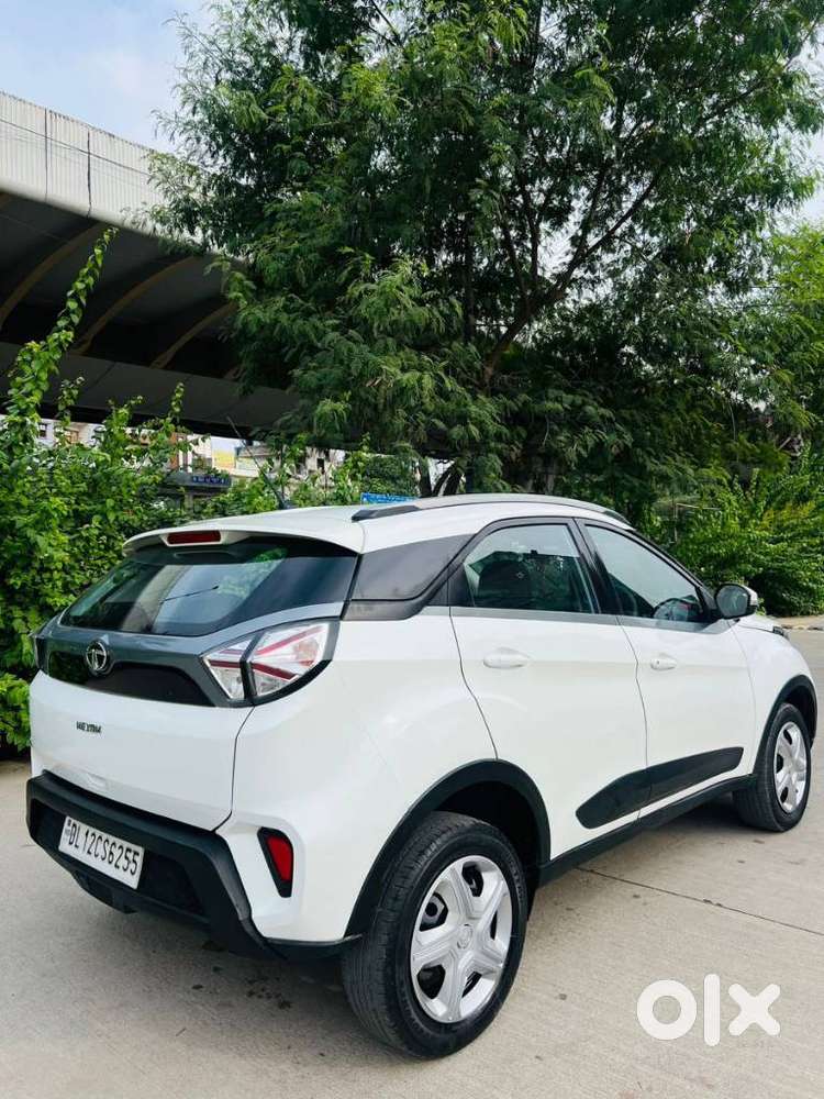 Tata Nexon 1.5 Revotorq Xm (s), 2020, Petrol