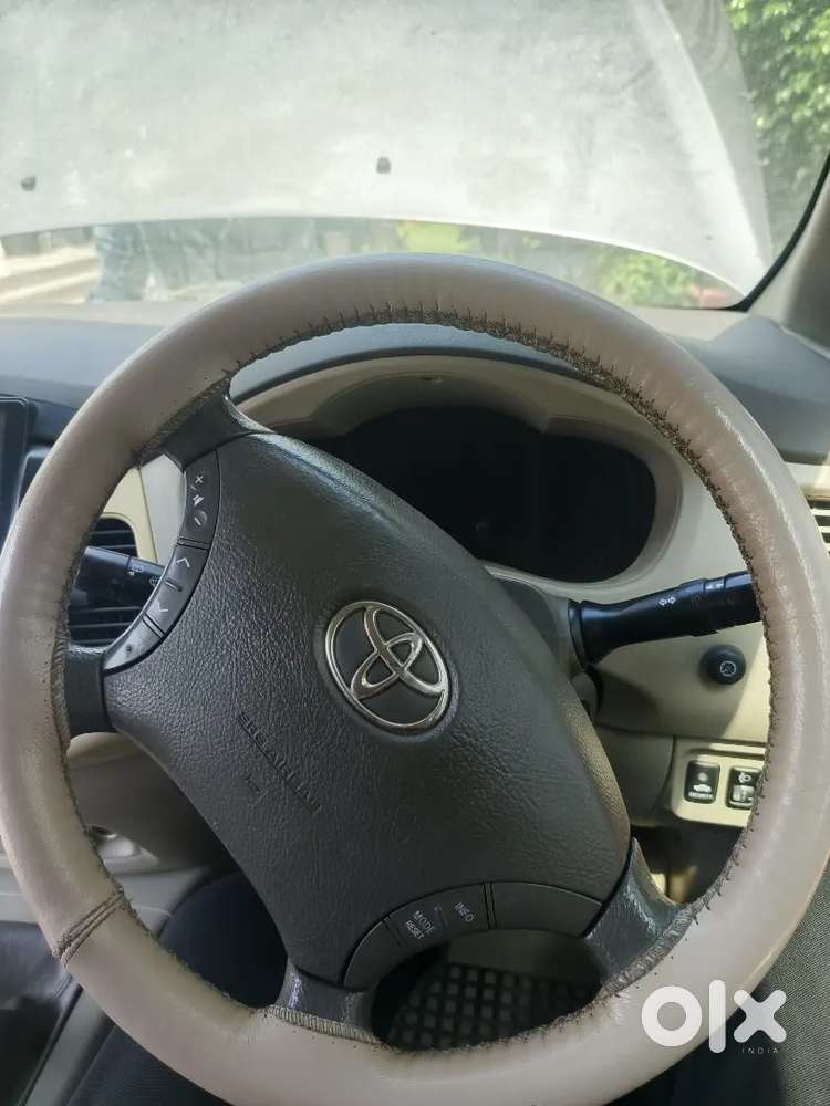 Toyota Innova 2.5 V